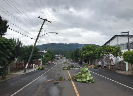 Temporal causou estragos em Encantado