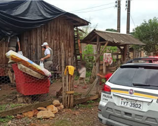 Policiais auxiliam com arrecadação de alimentos para família necessitada
